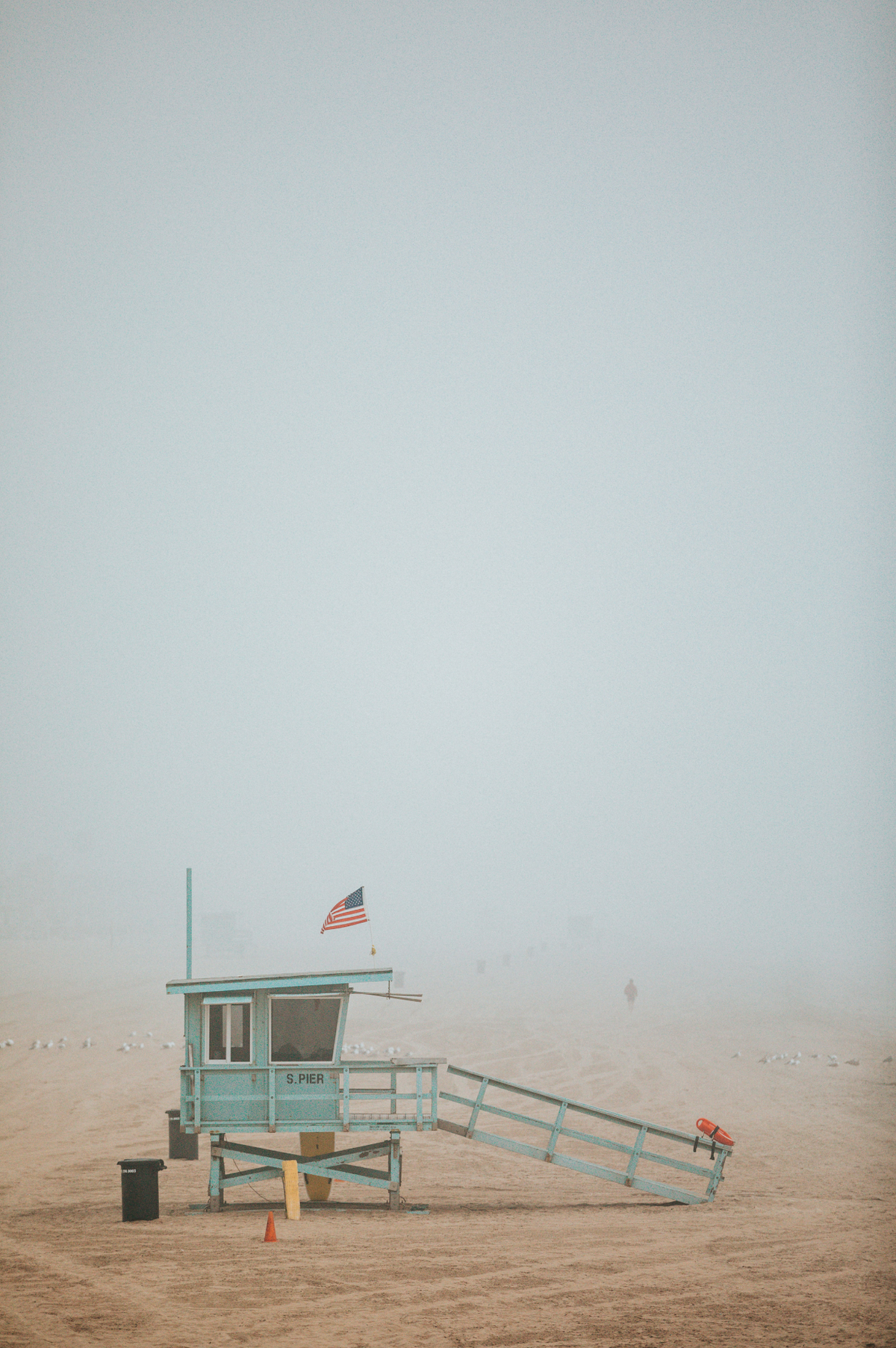 California Beach House 21 oz scented candle